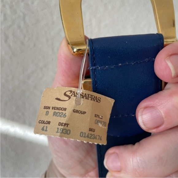 NWT Vintage 80’s Gold Buckle Blue Leather Belt - Picture 4 of 7